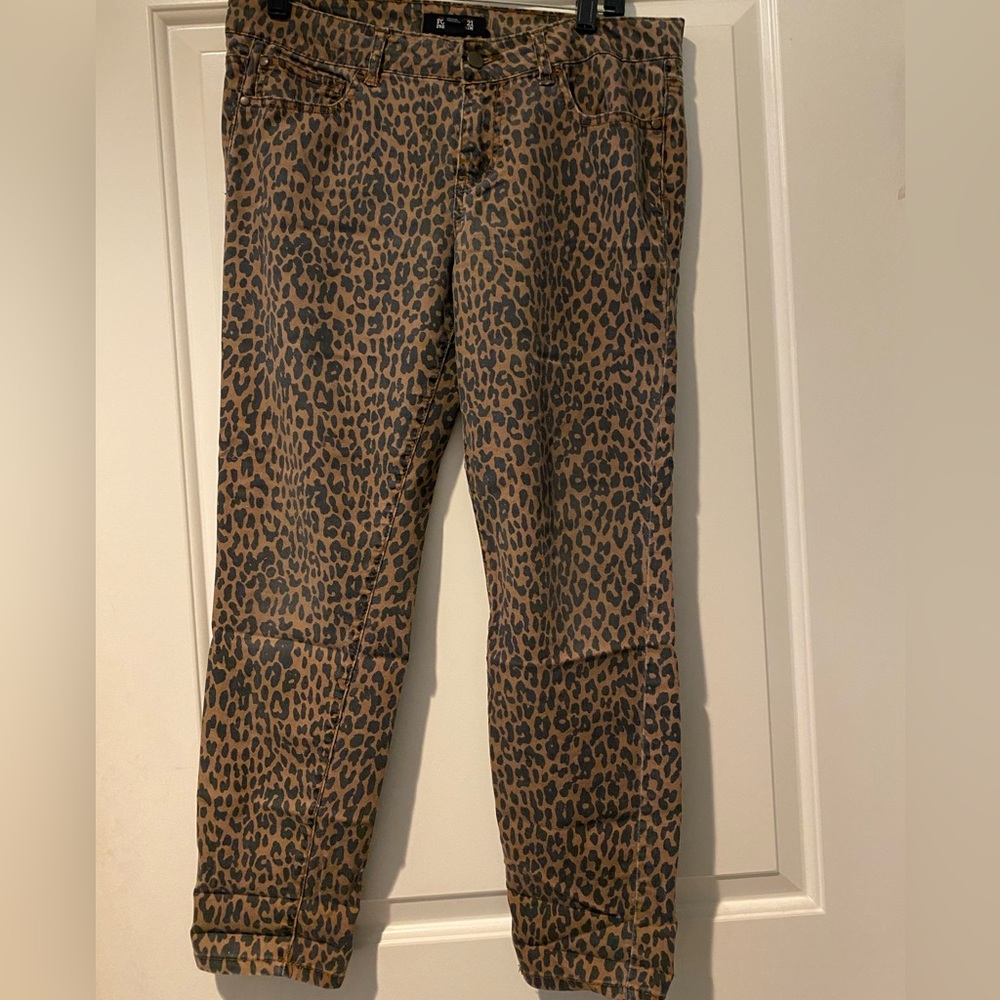 Leopard straight jean